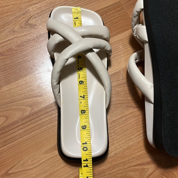 Brand new Alohas off-white leather slip-on criss cross sandals. Size 10. - Picture 9 of 10